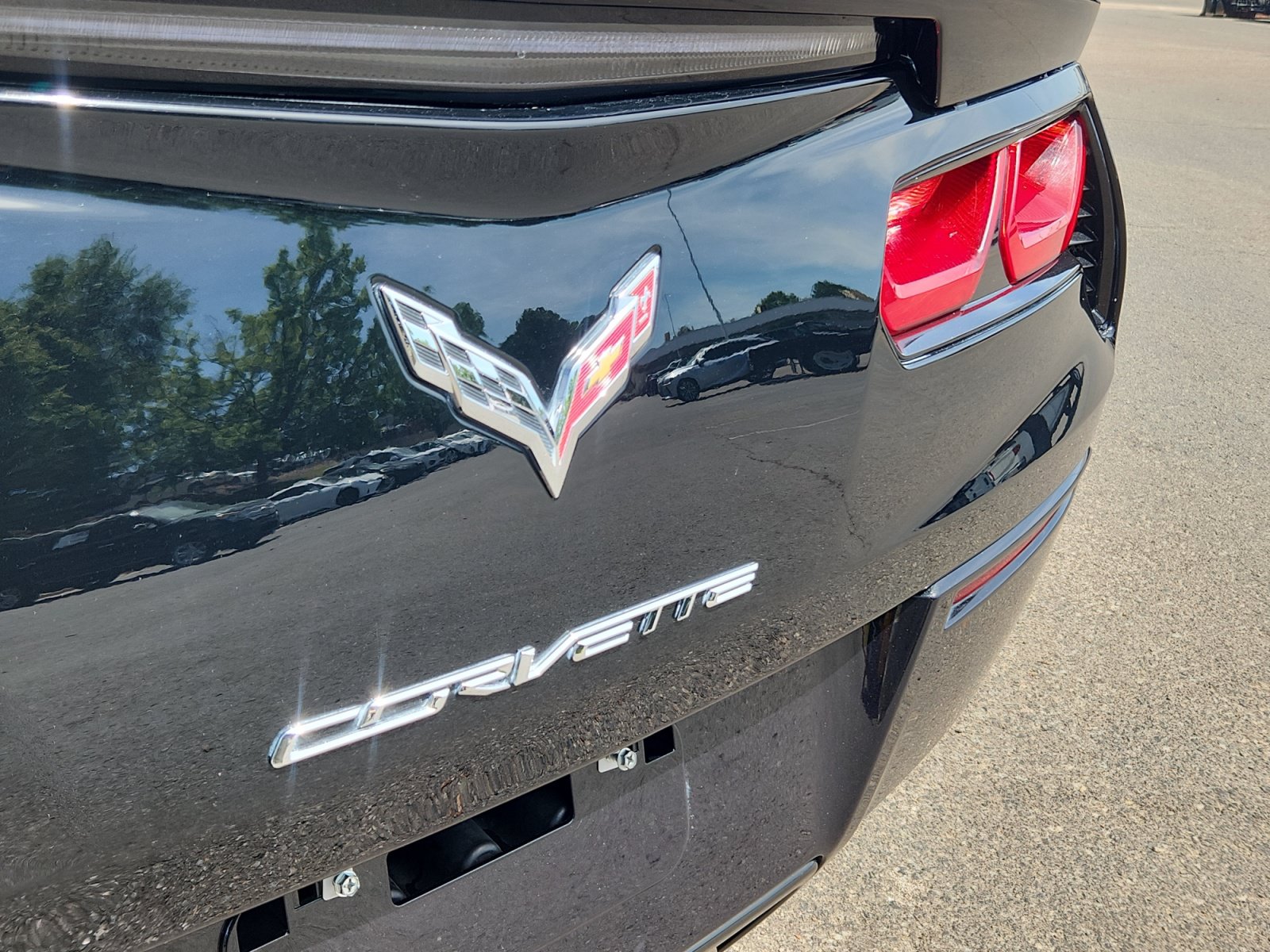 Used 2015 Chevrolet Corvette Stingray Coupe w/ 3LT Preferred Equipment Group RWD image 24
