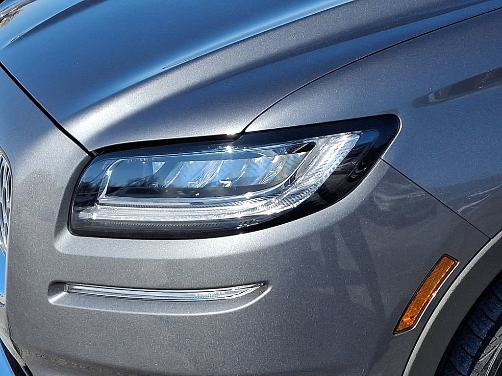 Used 2022 Lincoln Nautilus AWD image 9