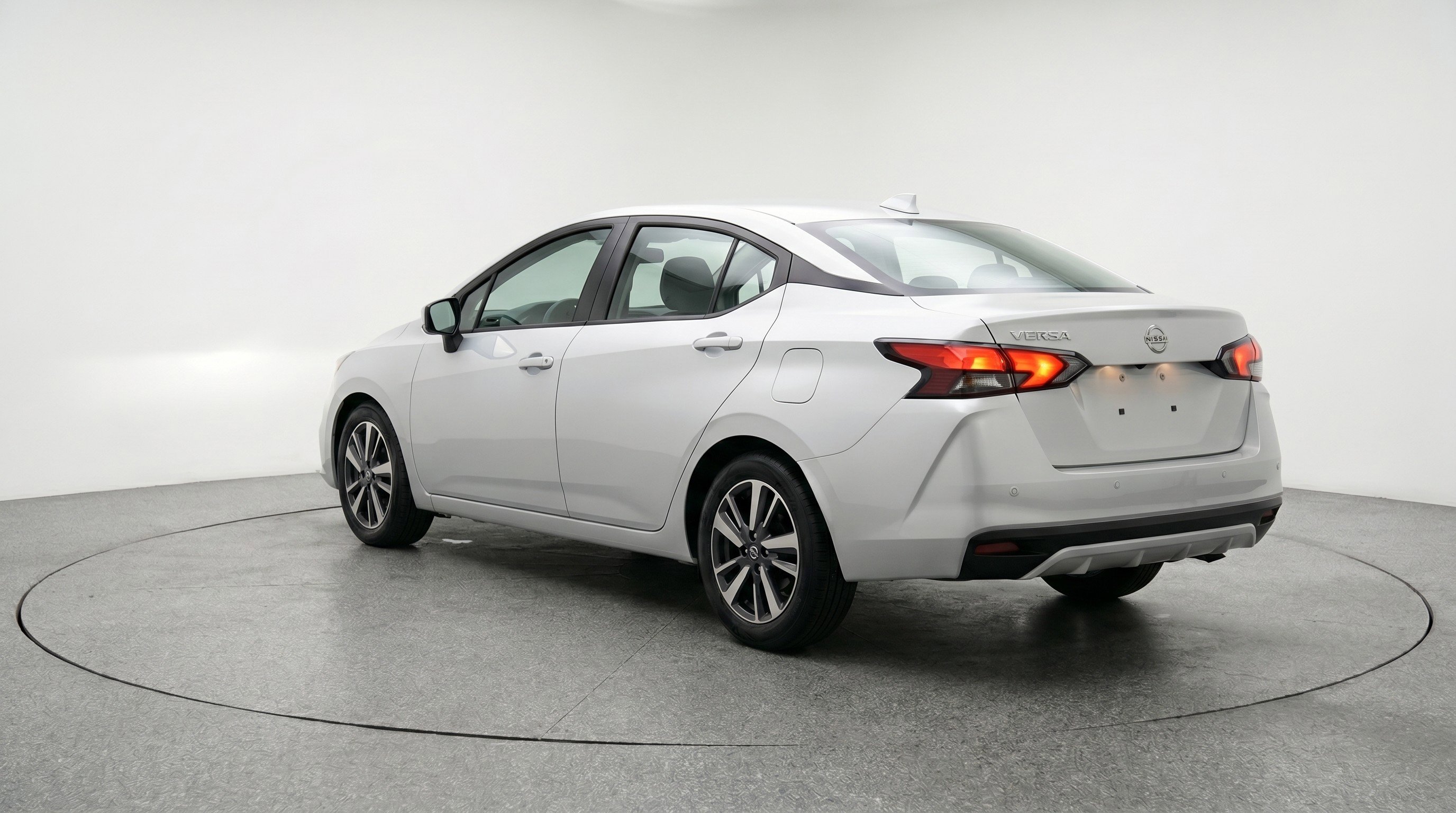 Used 2025 Nissan Versa SV FWD image 6