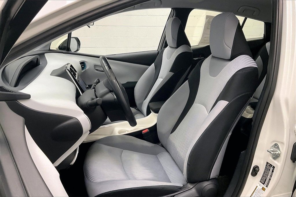 Used 2017 Toyota Prius Prime Plus image 15