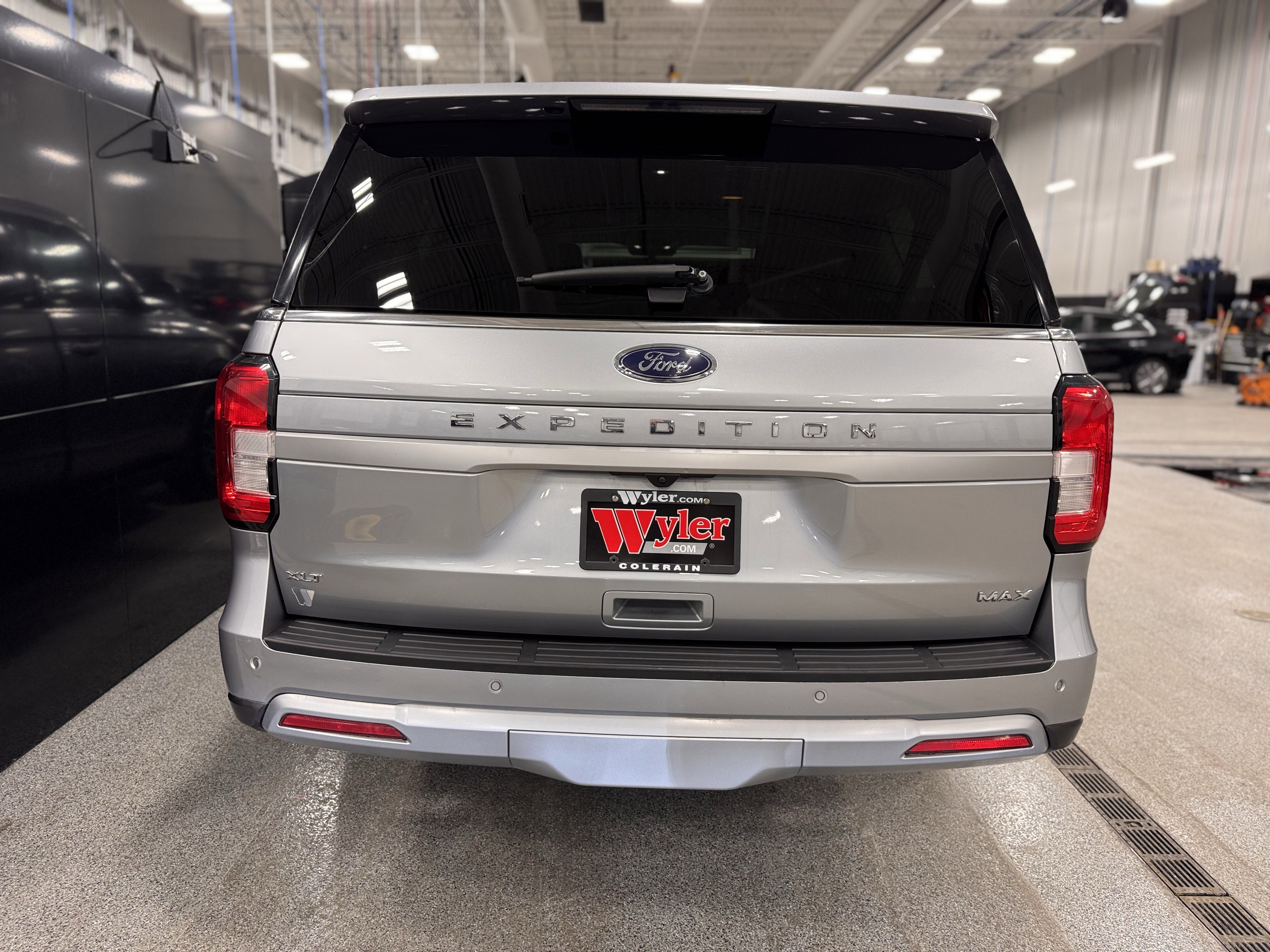 Used 2024 Ford Expedition Max XLT image 35