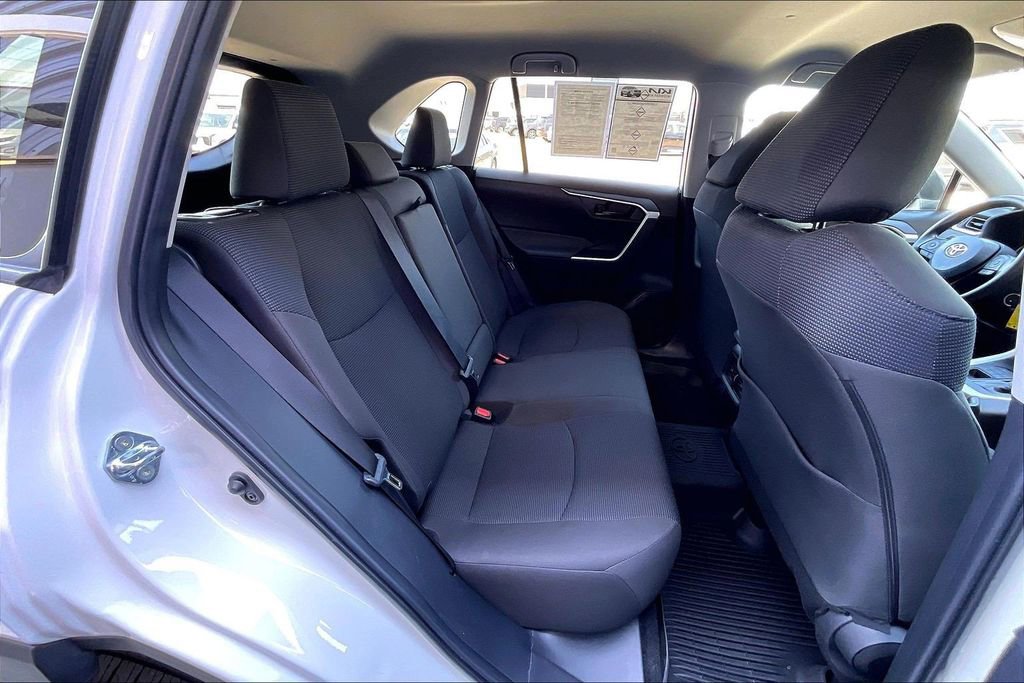 Used 2024 Toyota RAV4 LE AWD/4WD image 27