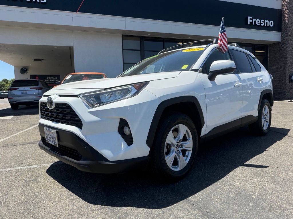 Used 2019 Toyota RAV4 XLE FWD image 5