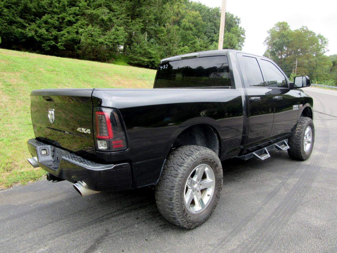 Used 2018 RAM 1500 Express w/ Express Value Package image 3