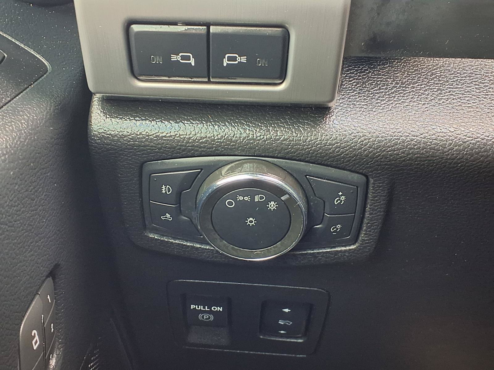 Used 2020 Ford F150 Platinum w/ Equipment Group 701A Luxury AWD/4WD image 13