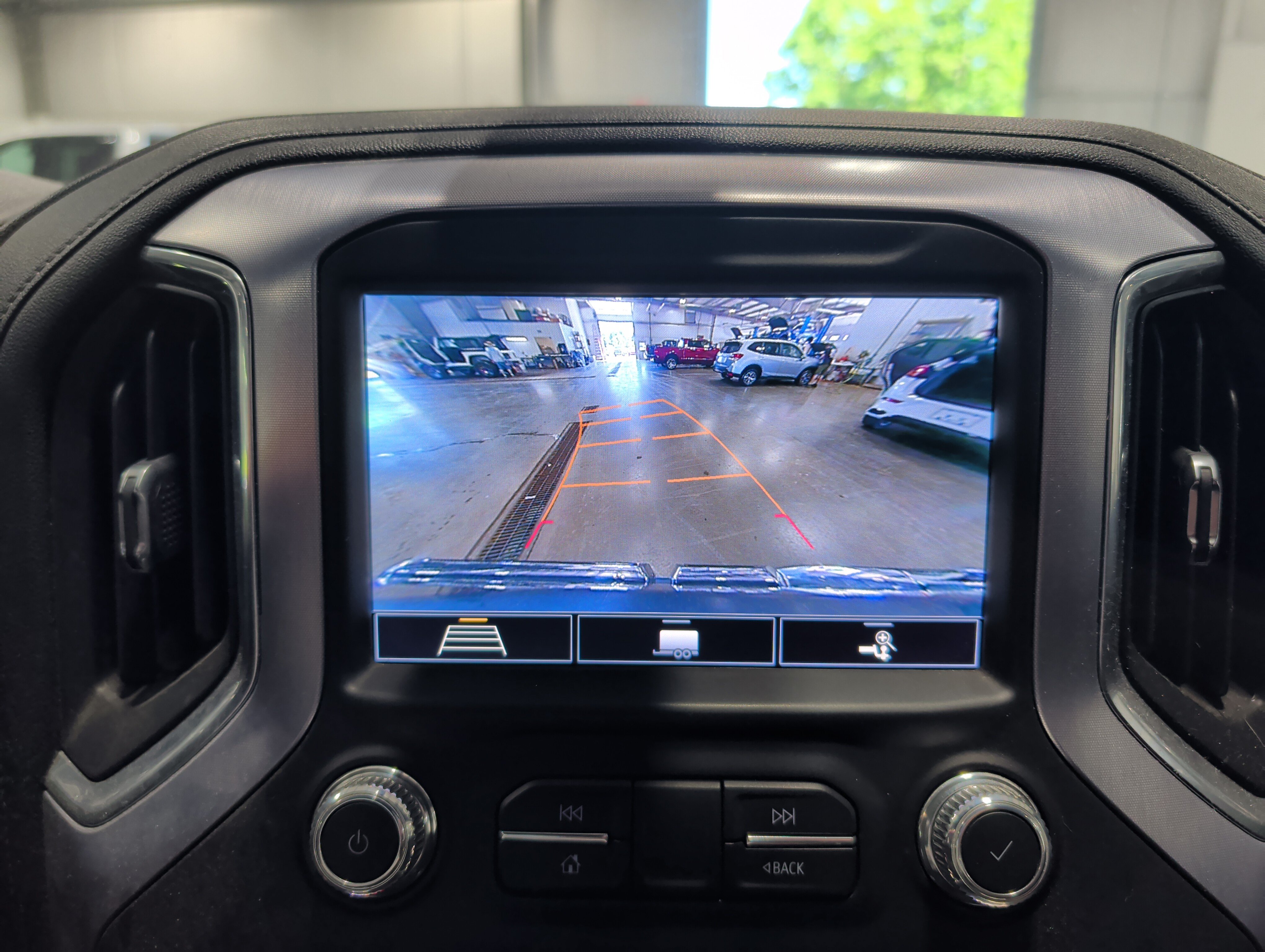Used 2020 GMC Sierra 1500 Elevation w/ Elevation Value Package AWD/4WD image 14