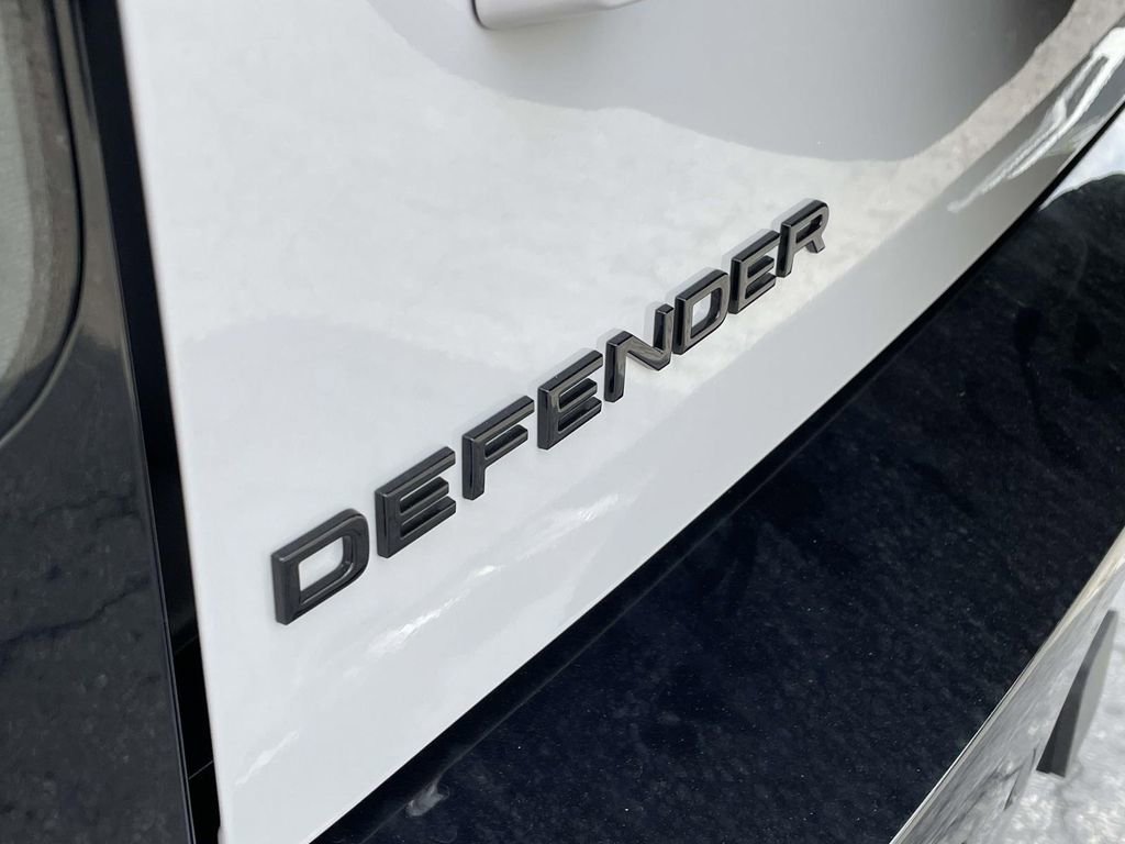 New 2026 Land Rover Defender 130 X-Dynamic SE AWD/4WD image 8