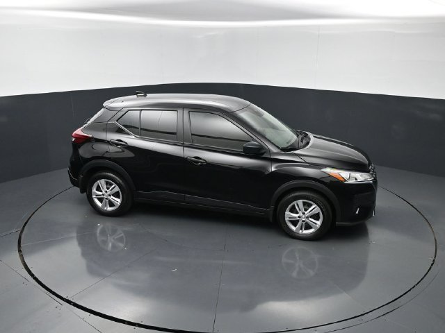 Certified 2025 Nissan Kicks Play S FWD image 26