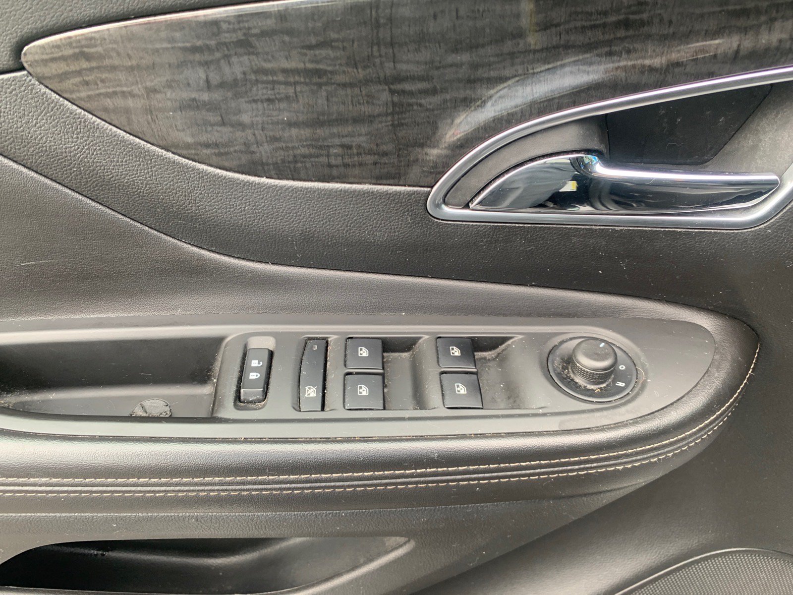 Used 2014 Buick Encore FWD image 12