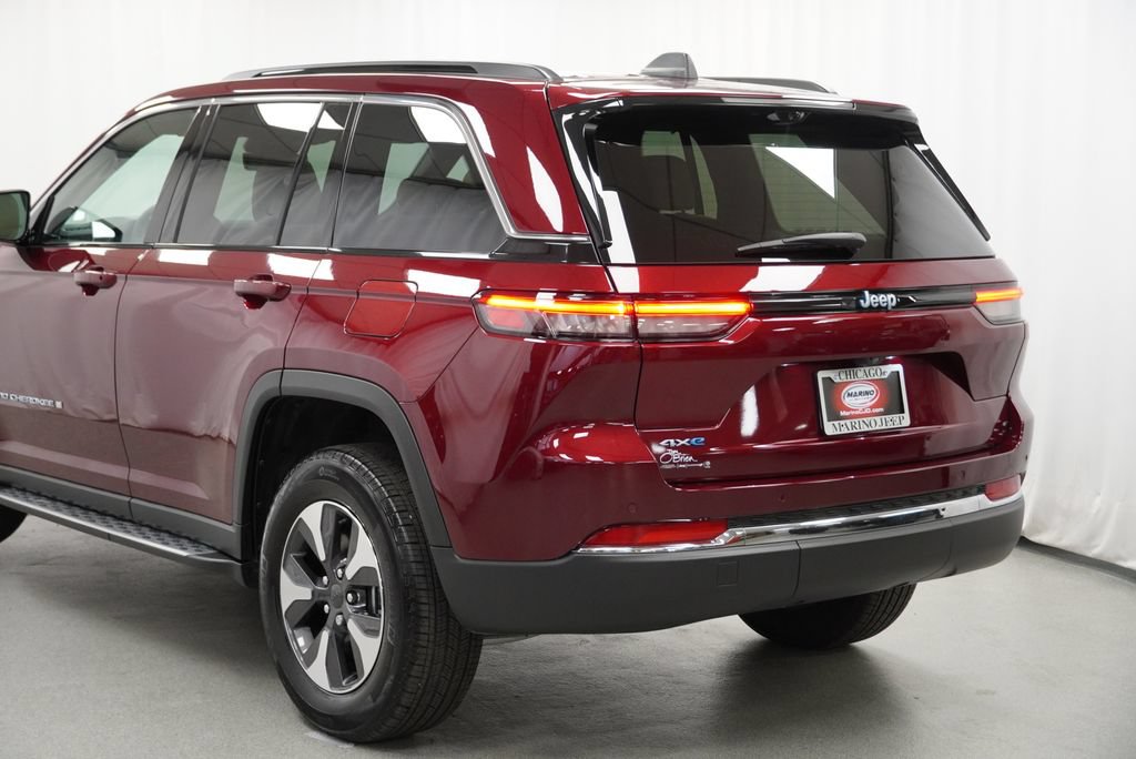 Certified 2025 Jeep Grand Cherokee Limited 4xe w/ Luxury Tech Group II AWD/4WD image 13
