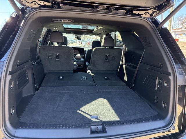 Used 2024 Chevrolet Traverse RS w/ LPO, Floor Liner Package AWD/4WD image 12