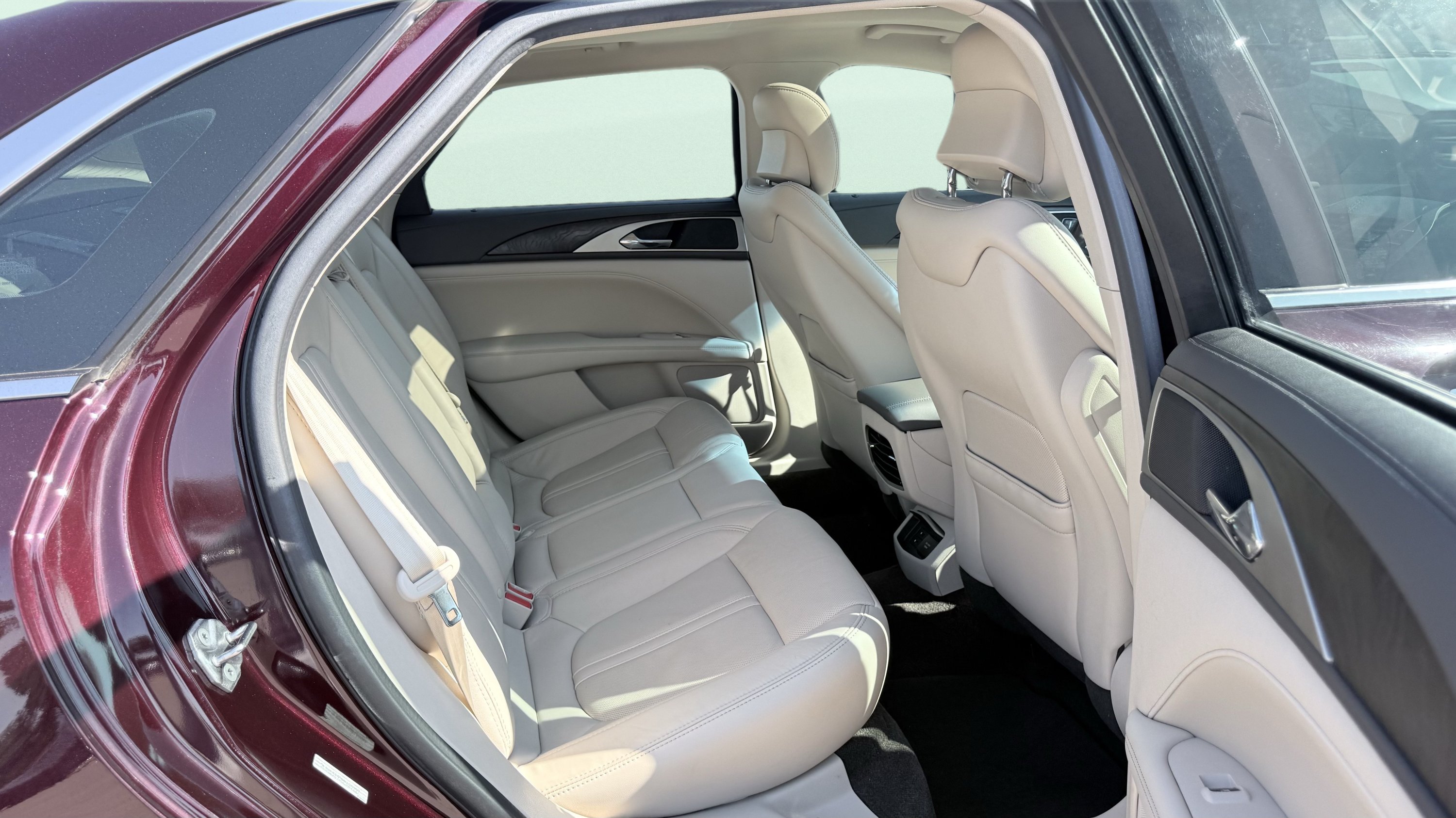 Used 2017 Lincoln MKZ Reserve FWD image 29