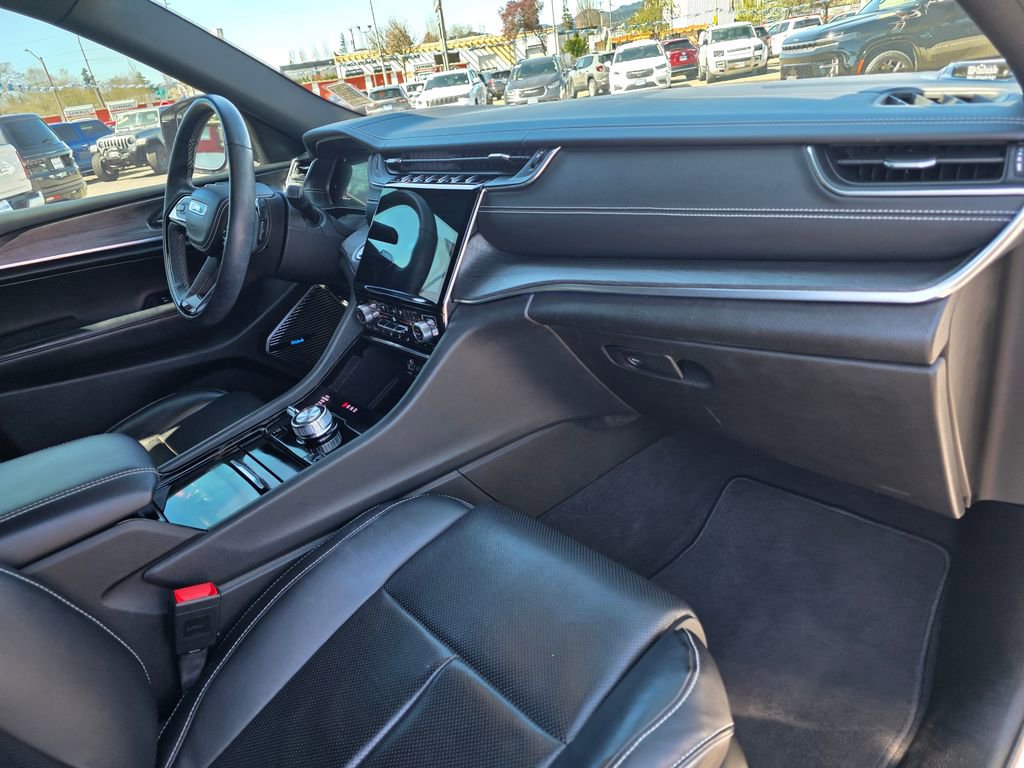 Used 2021 Jeep Grand Cherokee L Overland w/ Advanced Protech Group III image 30