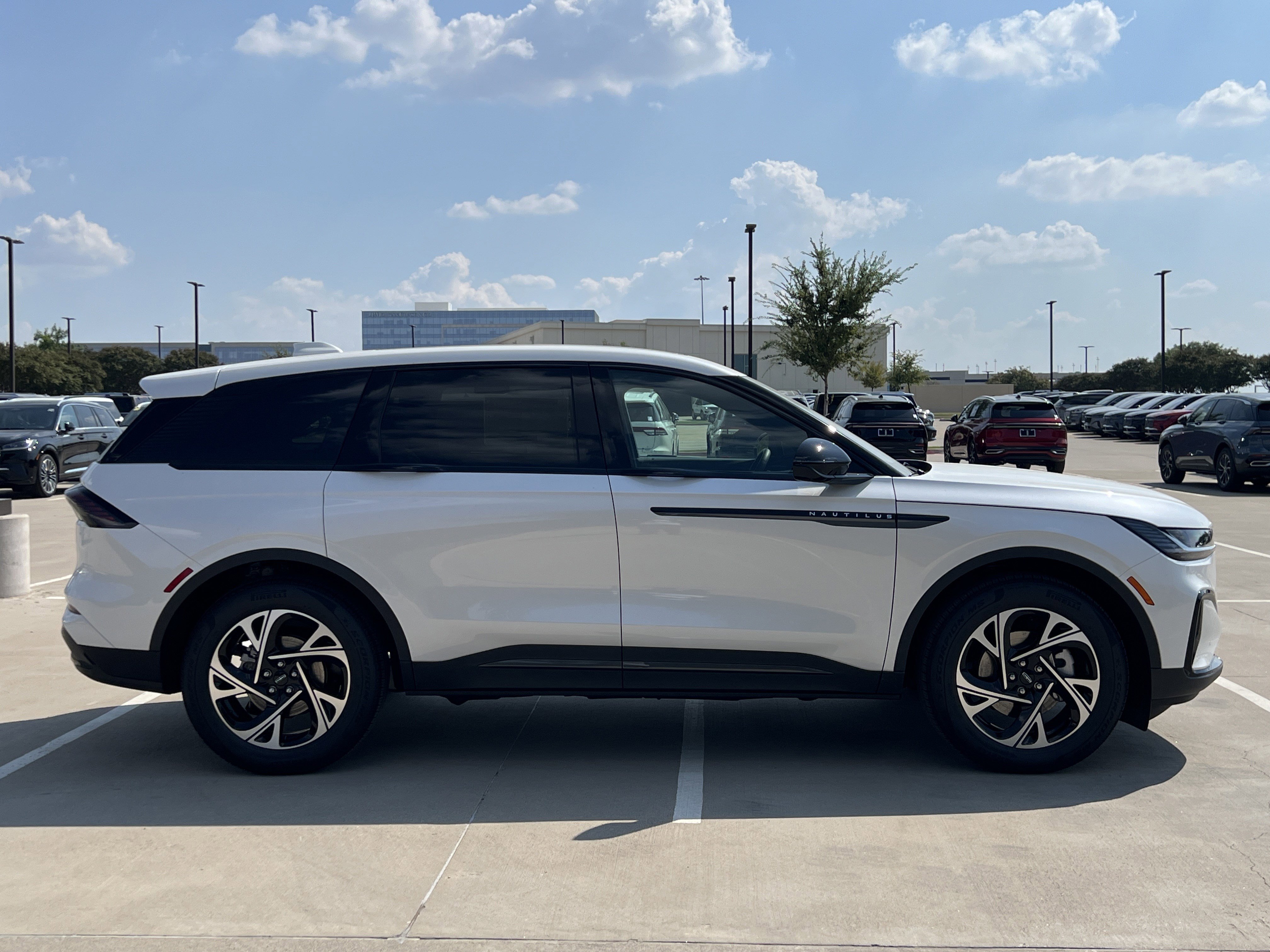 New 2025 Lincoln Nautilus Premier w/ Equipment Group 102A image 10