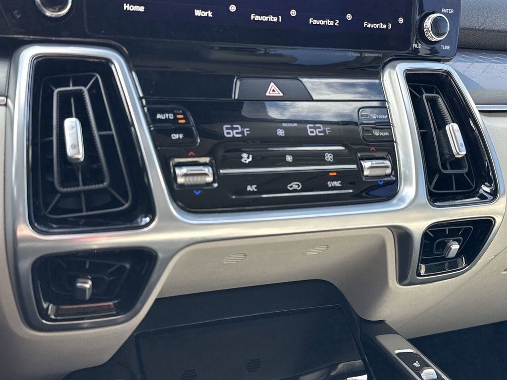 Used 2023 Kia Sorento SX image 17