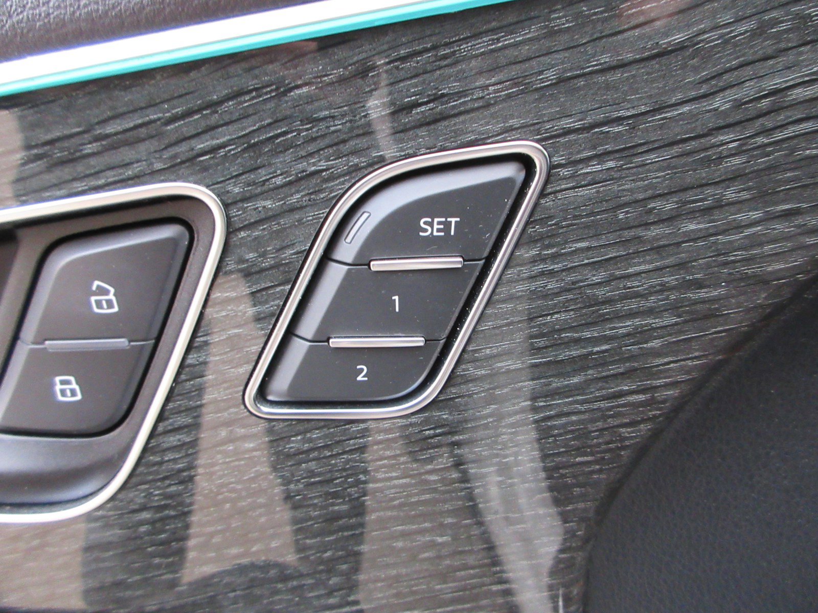 Used 2020 Audi Q8 Premium Plus image 30