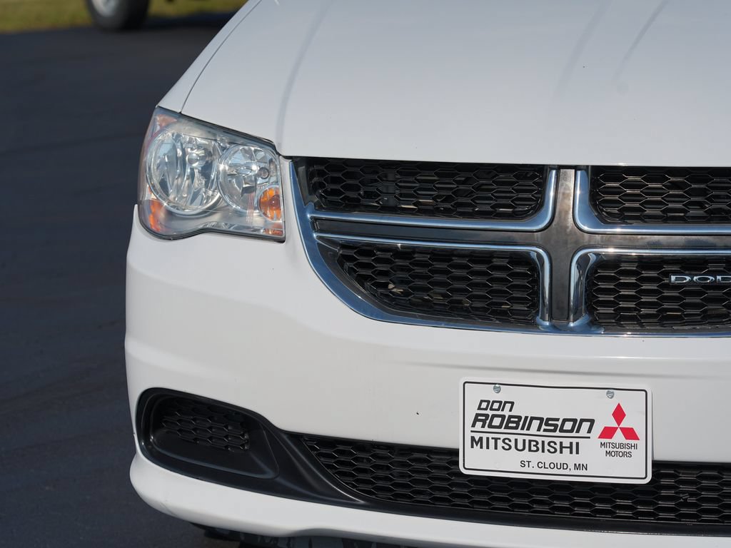 Used 2018 Dodge Grand Caravan SE w/ UConnect Hands-Free Group FWD image 9