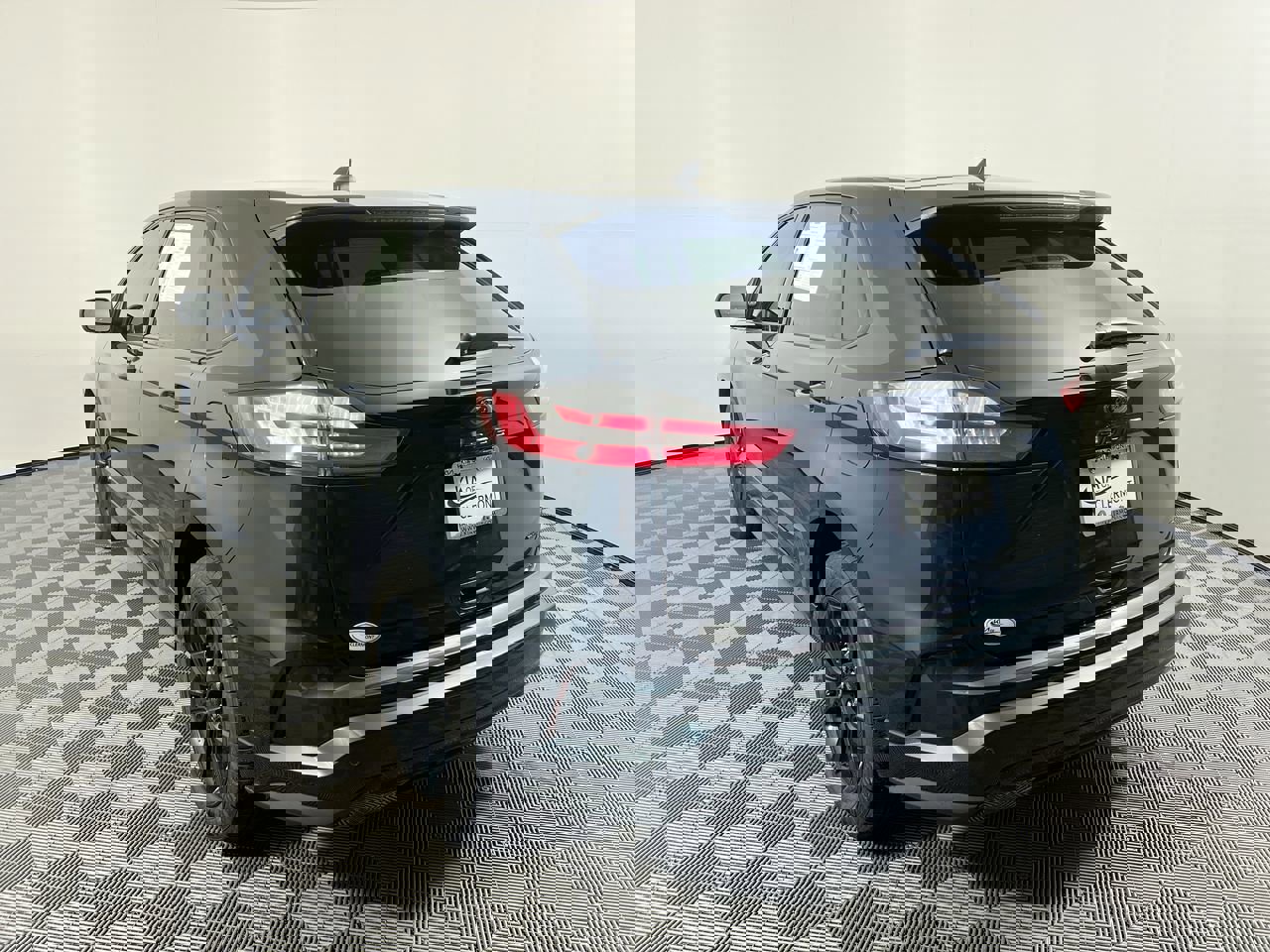 Used 2022 Ford Edge SE w/ Black Appearance Package image 6