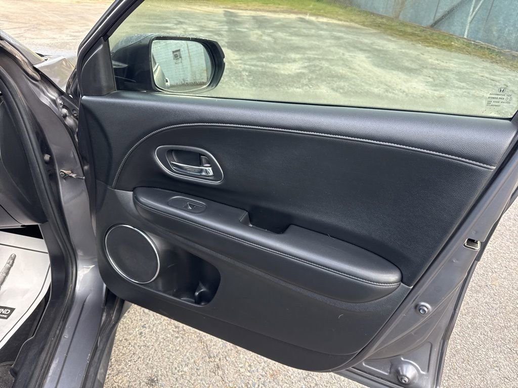 Used 2017 Honda HR-V EX-L image 37