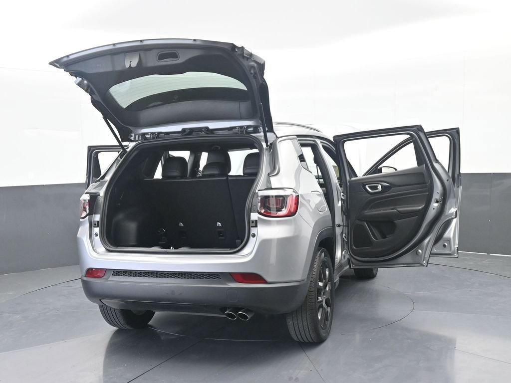 Used 2022 Jeep Compass Latitude FWD image 69