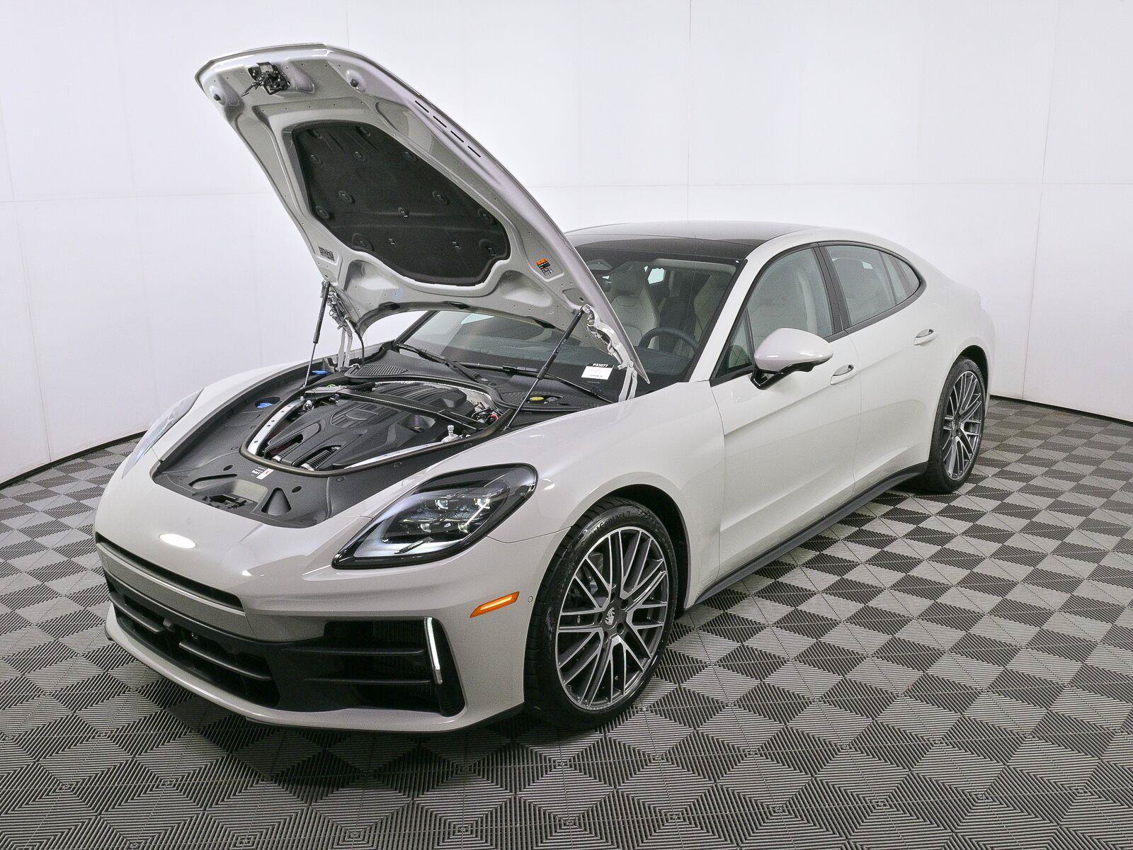 New 2026 Porsche Panamera image 31