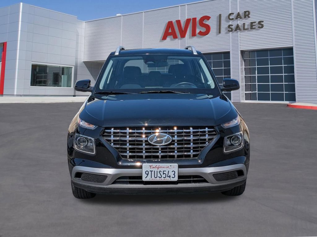 Used 2025 Hyundai Venue SEL image 2
