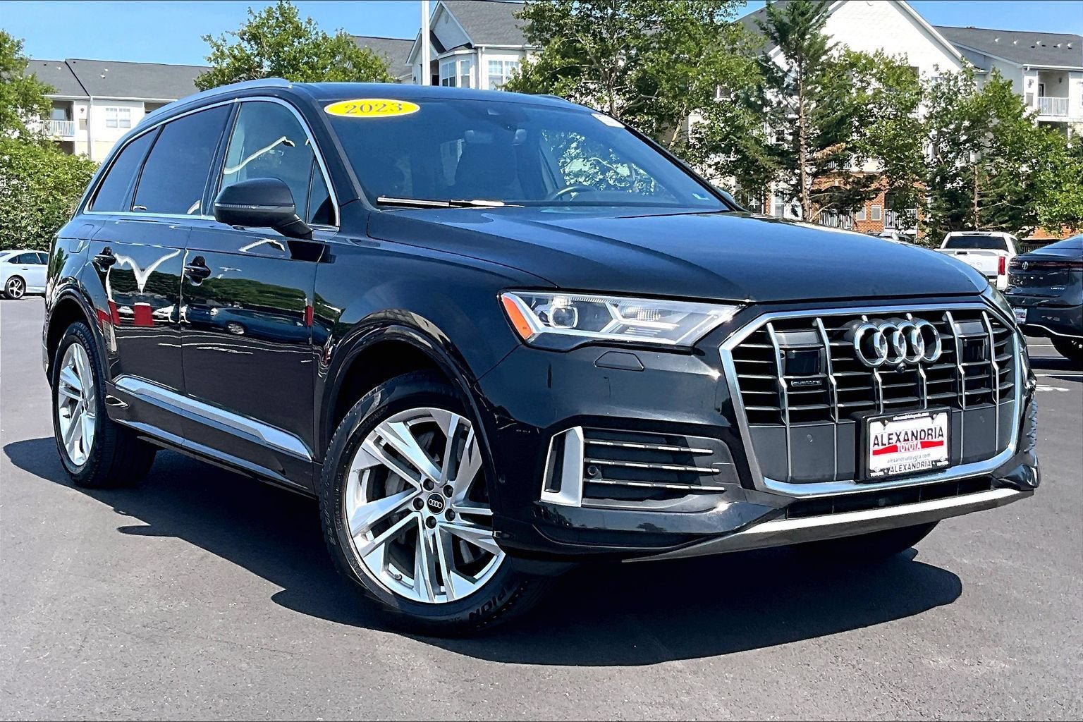 Used 2023 Audi Q7 2.0T Premium w/ Convenience Package AWD/4WD image 2