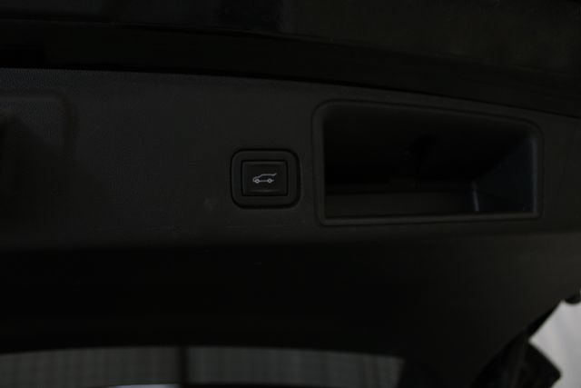 Used 2023 GMC Terrain Denali w/ Denali Premium Package AWD/4WD image 35