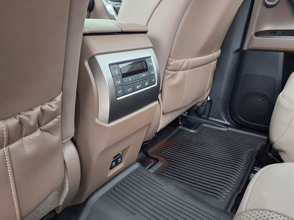 Used 2022 Lexus GX 460 Premium w/ Accessory Package image 16