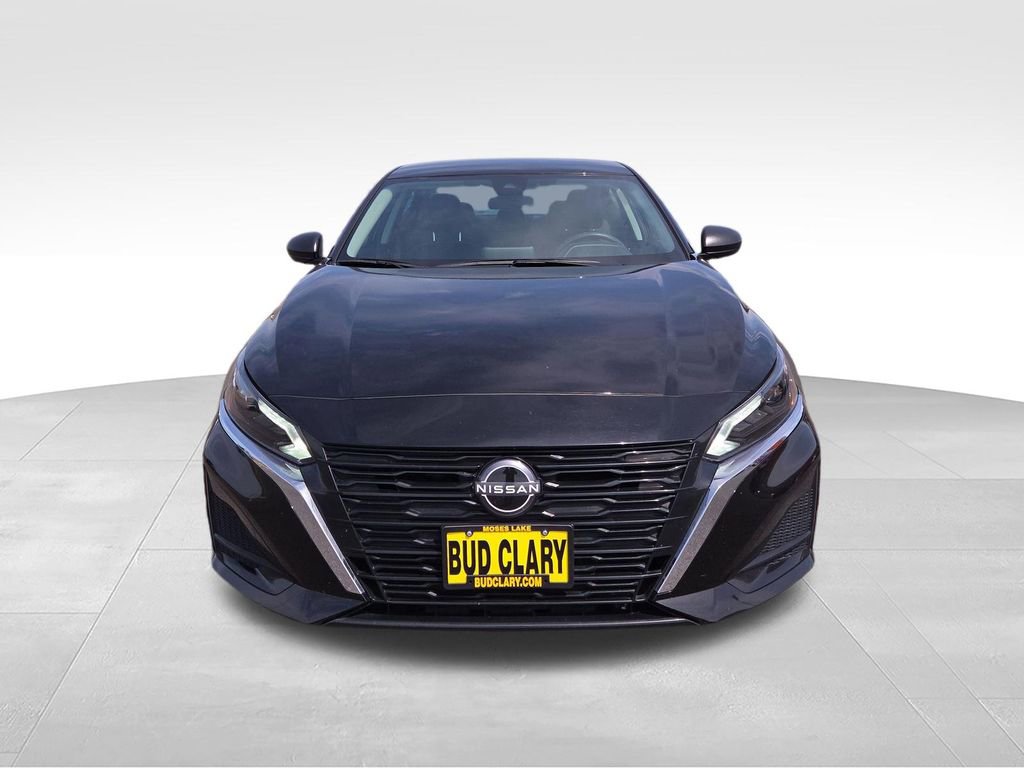 Used 2025 Nissan Altima 2.5 SV FWD image 9