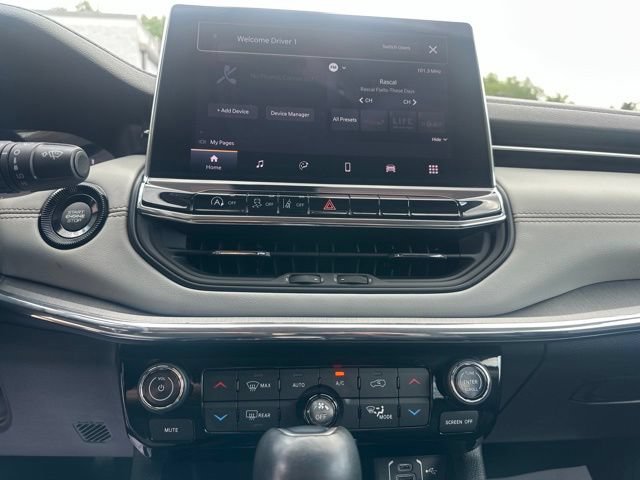Used 2022 Jeep Compass Limited w/ Sun and Sound Group AWD/4WD image 12