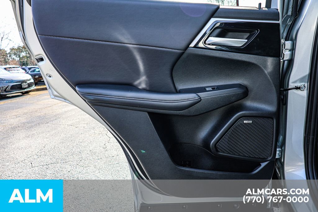 Used 2025 Mitsubishi Outlander SE image 56