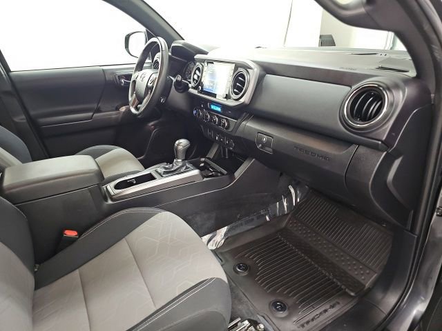 Certified 2023 Toyota Tacoma TRD Off-Road image 34