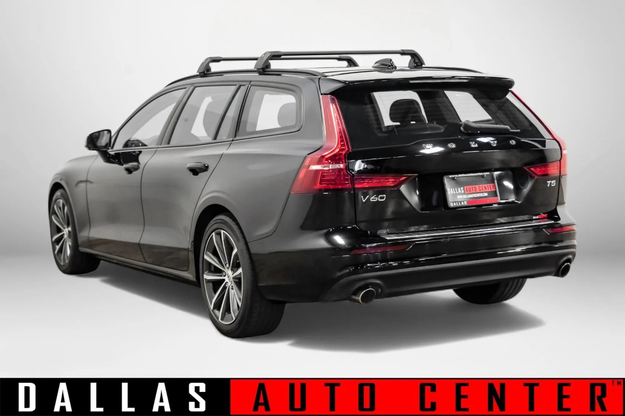 Used 2021 Volvo V60 T5 Momentum w/ Climate Package image 6