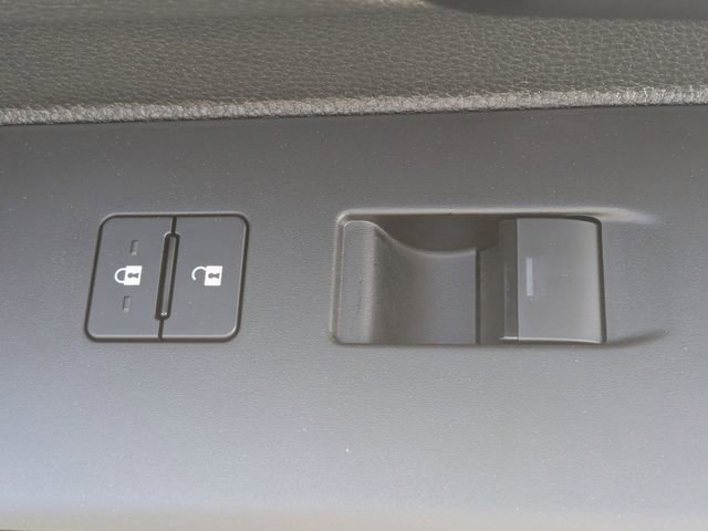 Used 2024 Toyota Tacoma SR5 w/ SR5 Upgrade Package image 32