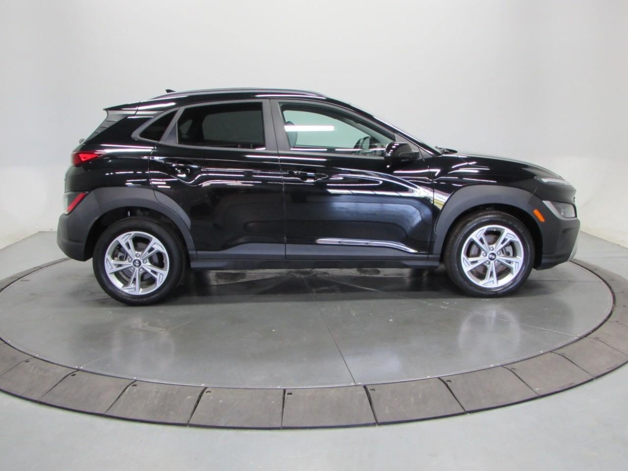 Used 2023 Hyundai Kona SEL w/ Cargo Package AWD/4WD image 8