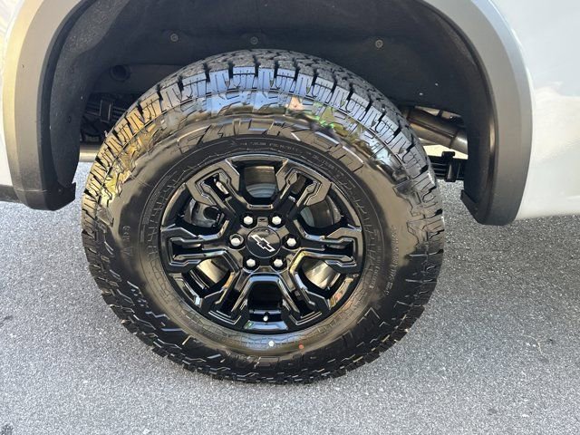 Used 2025 Chevrolet Silverado 1500 ZR2 w/ Technology Package image 20