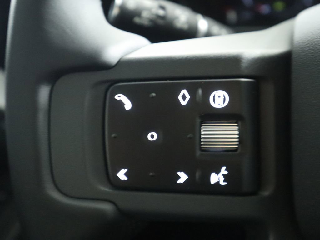 New 2025 Land Rover Defender 110 S image 12