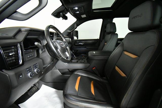 Used 2025 GMC Sierra 3500 AT4 w/ AT4 Premium Plus Package image 5