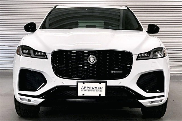 Used 2025 Jaguar F-PACE R-Dynamic S image 2