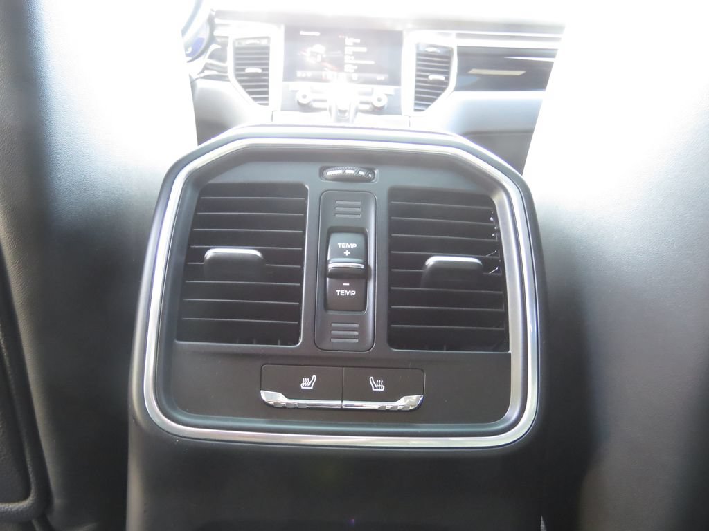 Used 2017 Porsche Macan AWD/4WD image 21