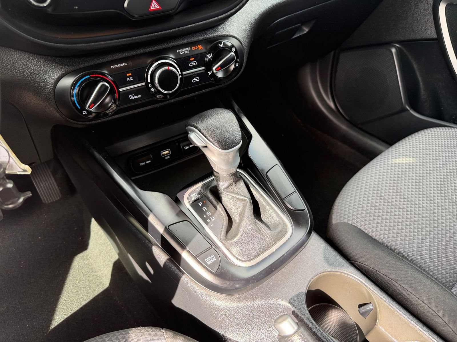 Used 2025 Kia Soul LX w/ LX Technology Package FWD image 38