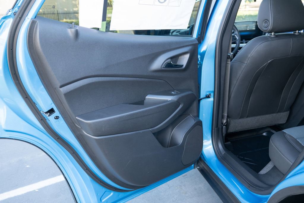 Used 2026 Chevrolet Trax LT w/ LT Convenience Package FWD image 35