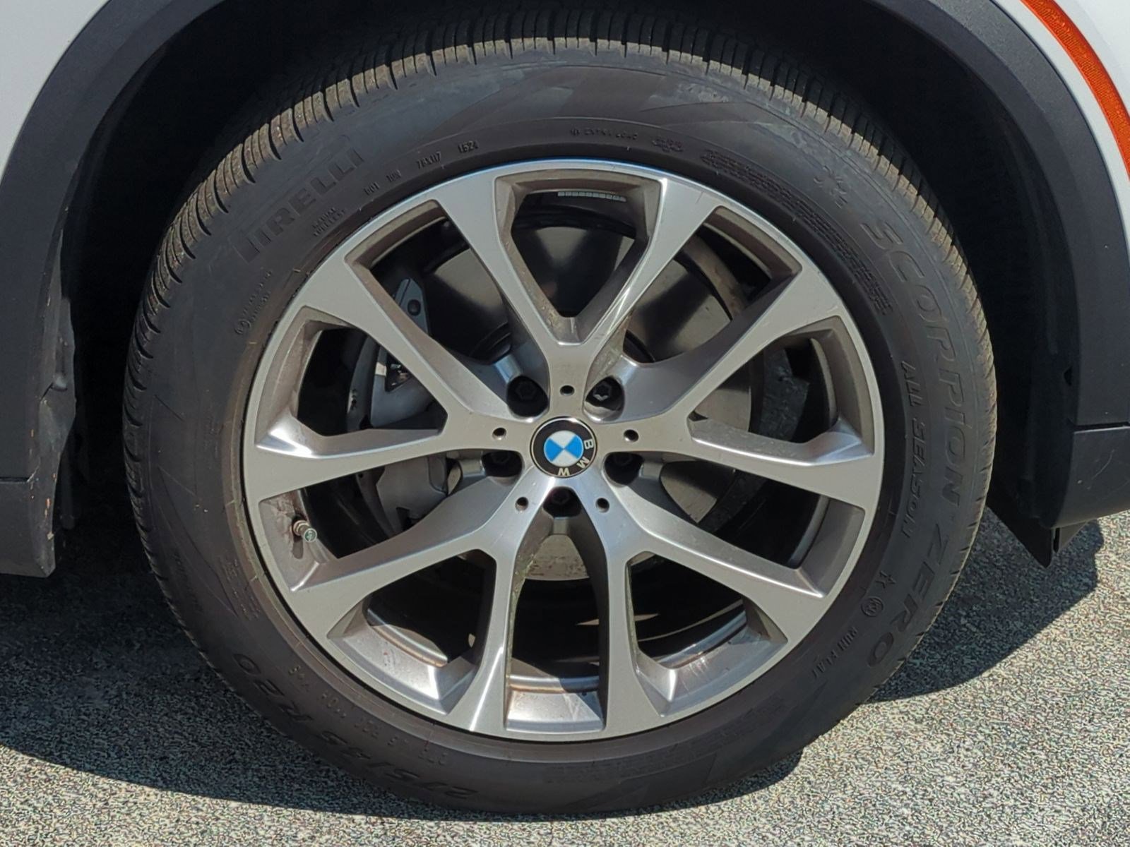 Certified 2025 BMW X5 xDrive40i w/ Executive Package image 13