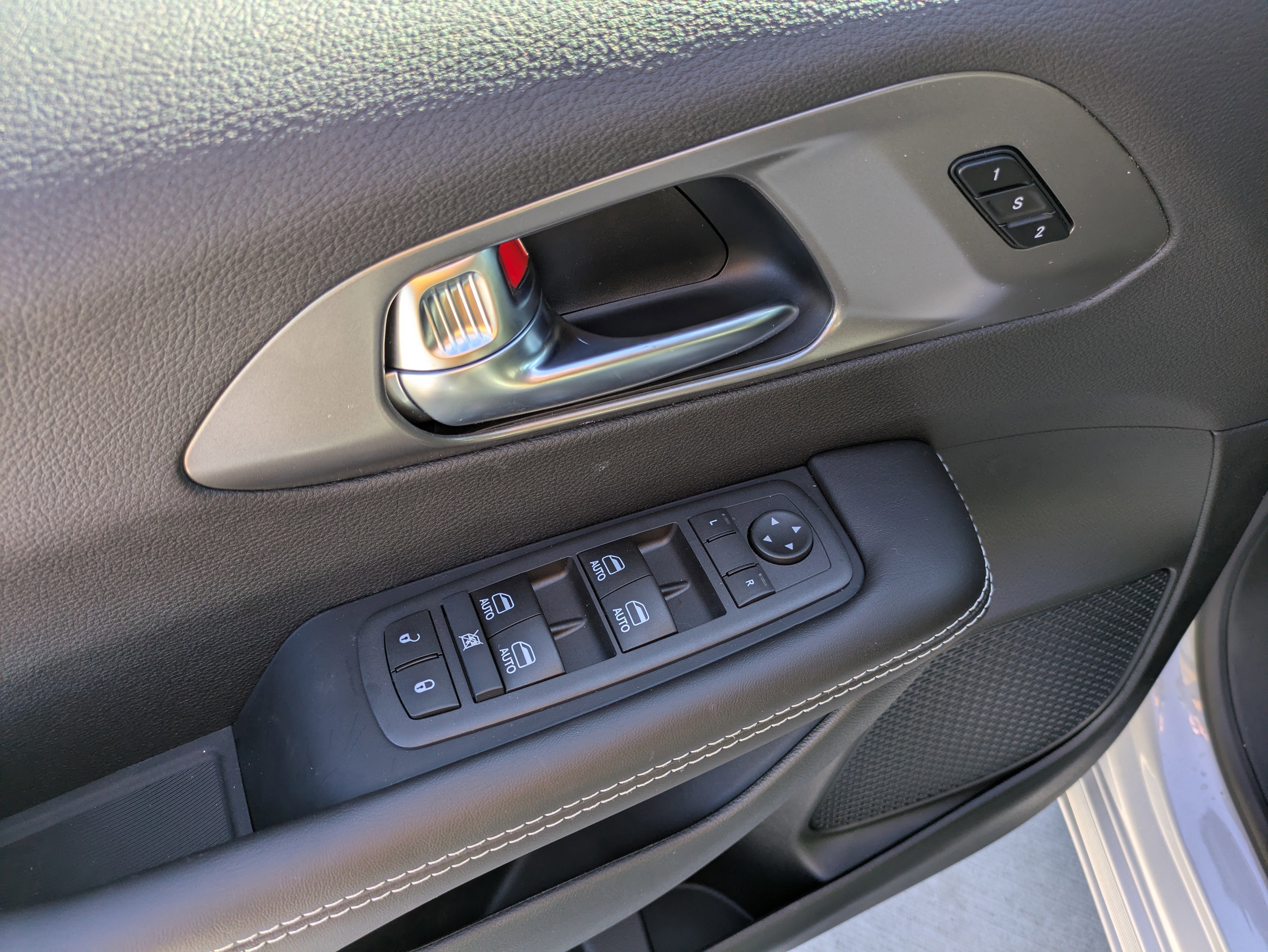 New 2026 Chrysler Pacifica Select image 12