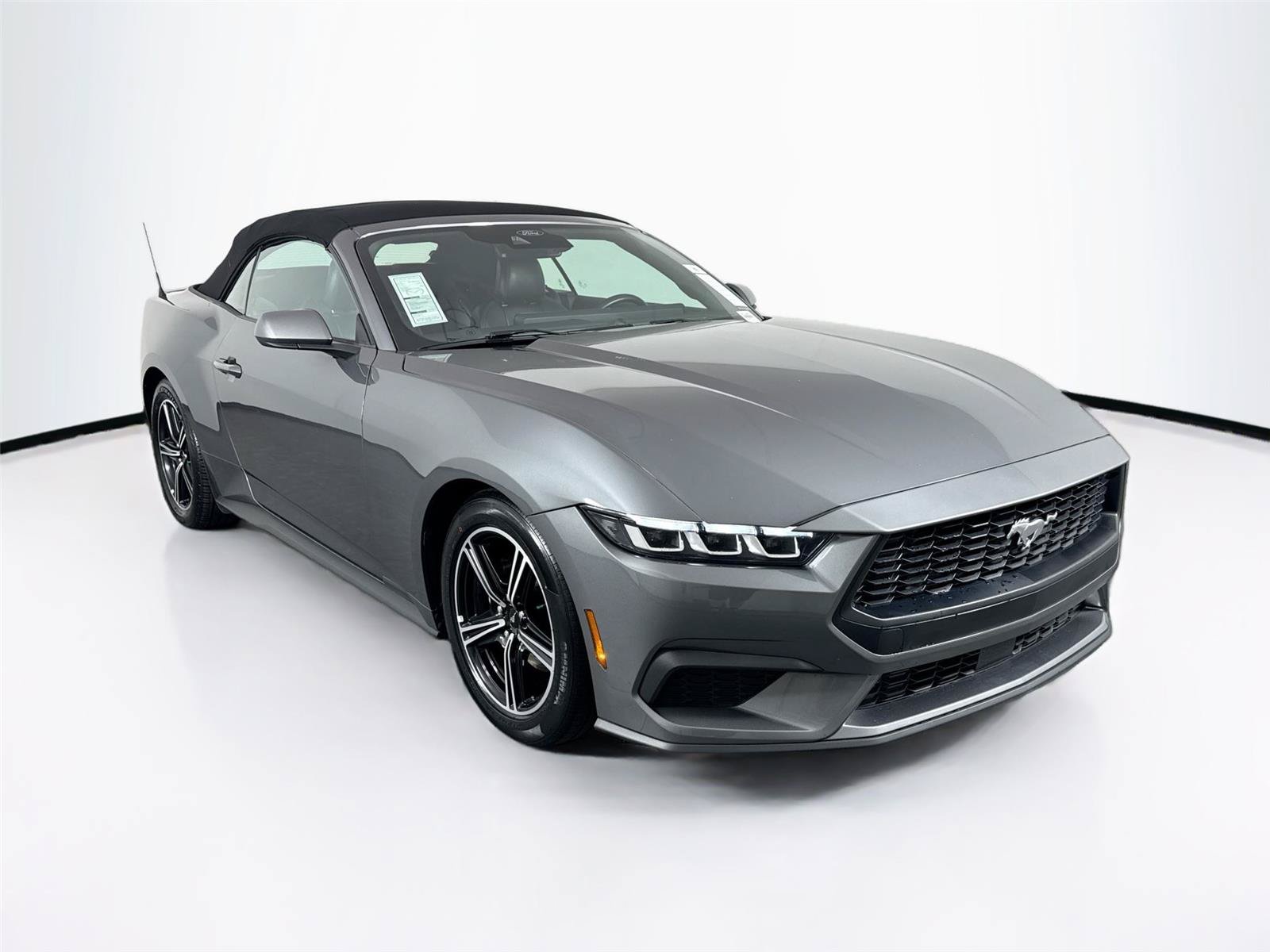 Used 2025 Ford Mustang Premium RWD image 9