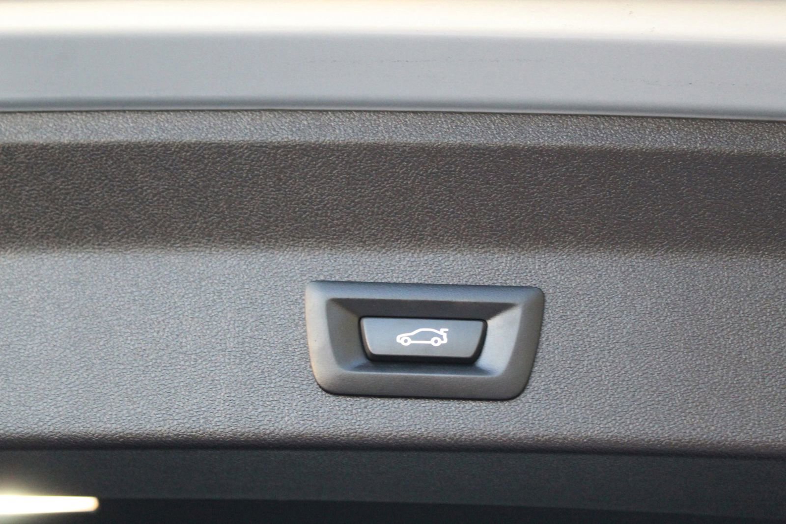 Used 2019 BMW X3 sDrive30i w/ Driving Assistance Package image 37