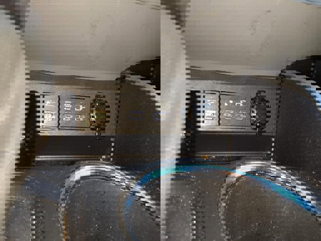 Used 2022 Toyota Highlander L image 13