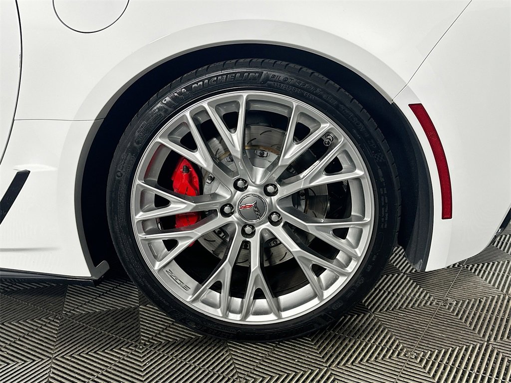 Used 2015 Chevrolet Corvette Z06 image 34