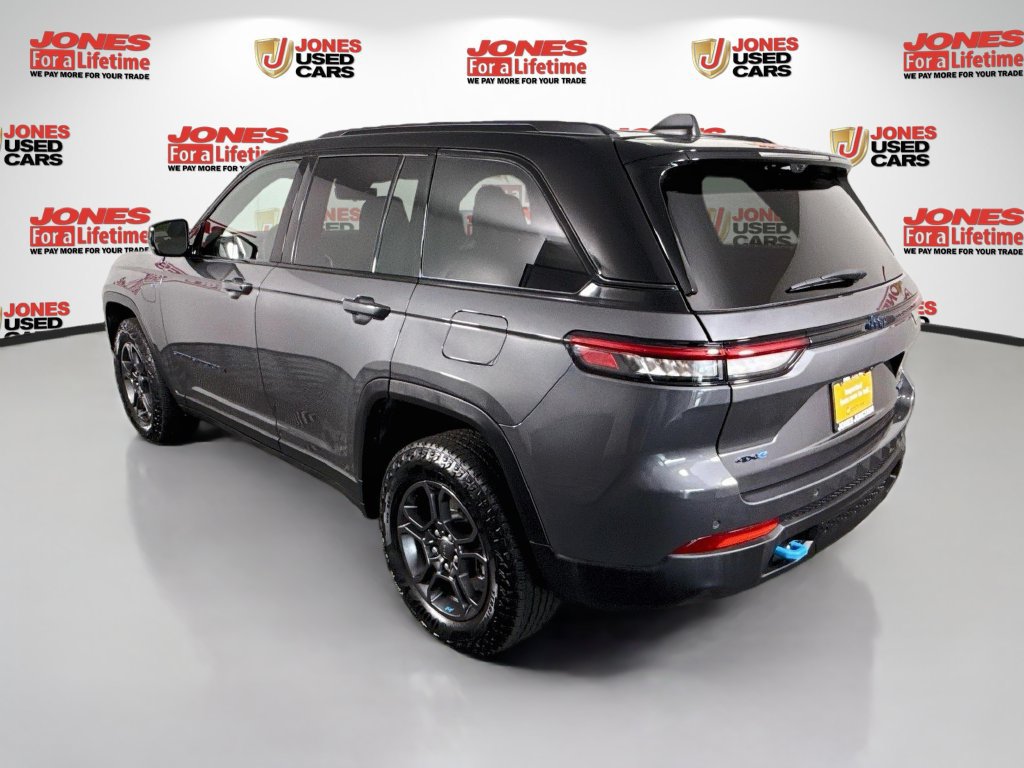 Used 2024 Jeep Grand Cherokee Trailhawk w/ Luxury Tech Group III AWD/4WD image 2
